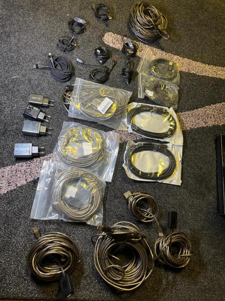 Set van 20 USB-kabels type A/C/Micro/3.0 - 3,2/ 5m tot 20m, Telecommunicatie, Mobiele telefoons | Telefoon-opladers, Nieuw, Ophalen of Verzenden