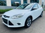 Ford focus 1.0essence euro 5b ecoboost 125ch  120000km 1er p, 5 places, Carnet d'entretien, Berline, Tissu