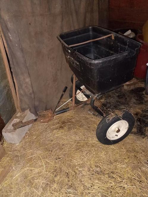 Vettenstrooier / Strooiwagen, Tuin en Terras, Kruiwagens, Zo goed als nieuw, Ophalen