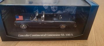 Kleine collectie miniatuur auto's beschikbaar voor biedingen