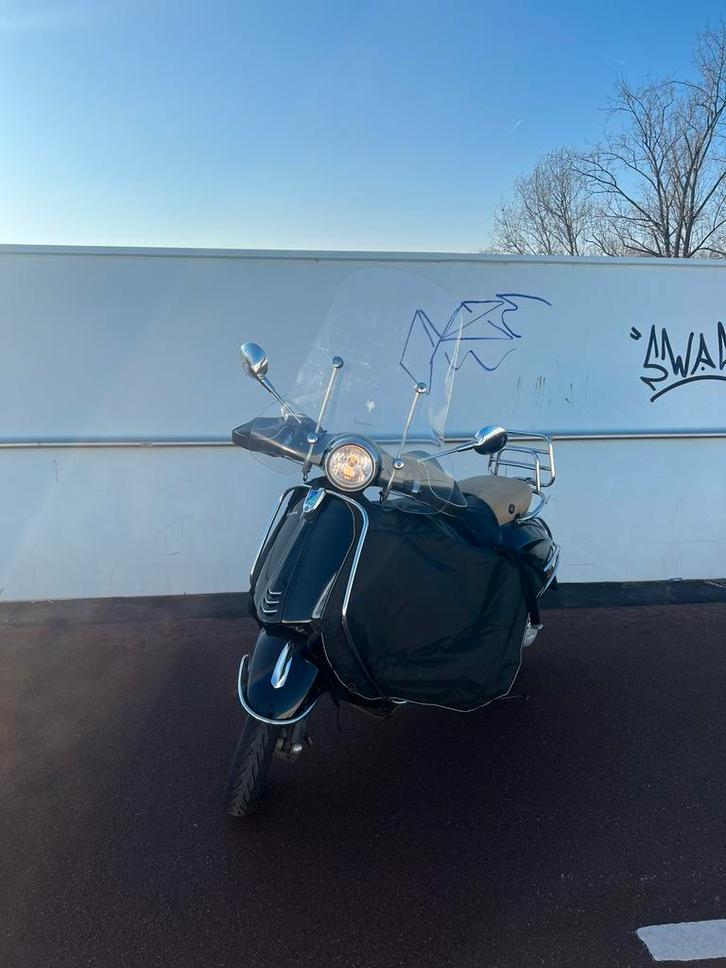 Vespa primavera a klasse, Vélos & Vélomoteurs, Scooters | Vespa, Utilisé, Classe A (25 km/h), Essence, Enlèvement