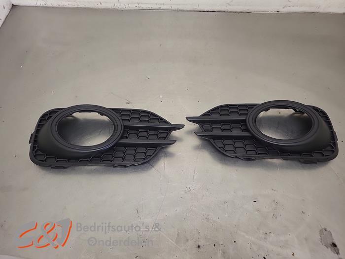 Afdekplaat mistlamp rechts van een Volkswagen Tiguan, Auto-onderdelen, Verlichting, Gebruikt, 3 maanden garantie, Ophalen of Verzenden
