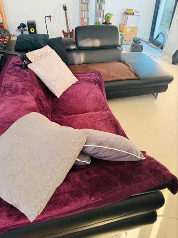 Gratis hoeksalon met slaapzetel beschikbaar voor biedingen