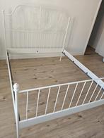 Bed met lattenbodem en matras, Huis en Inrichting, Ophalen, Gebruikt, Wit, Tweepersoons