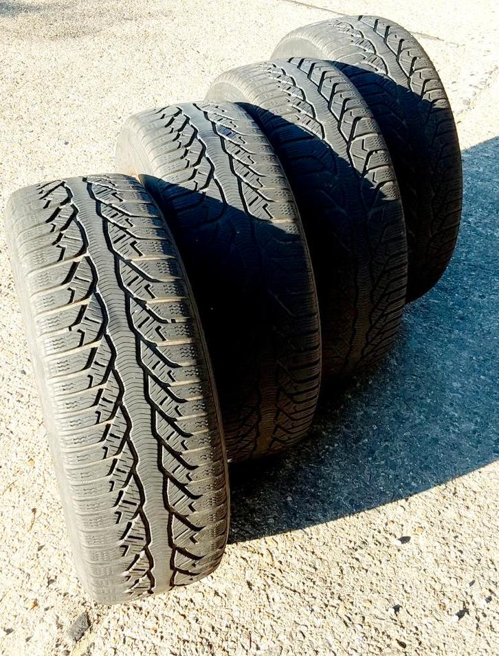 Pneus hiver 215/55-16 avec jantes Ford, Auto-onderdelen, Banden en Velgen, Banden en Velgen, Winterbanden, 16 inch, 215 mm, Gebruikt