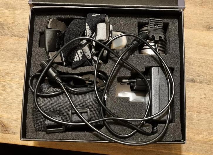 Fietslamp lynx pro, Fietsen en Brommers, Fietsaccessoires | Fietsverlichting, Voorlicht, Nieuw, Accu, Waterbestendig, Ophalen of Verzenden