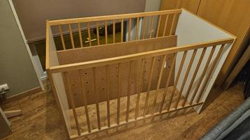Babybed in mooie staat beschikbaar voor biedingen