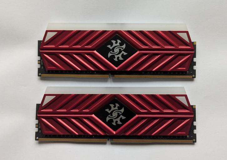 XPG Spectrix RGB 16 GB 3200 MHz DDR4 RAM-set, Computers en Software, RAM geheugen, Gebruikt, Desktop, 16 GB, DDR4, Ophalen of Verzenden