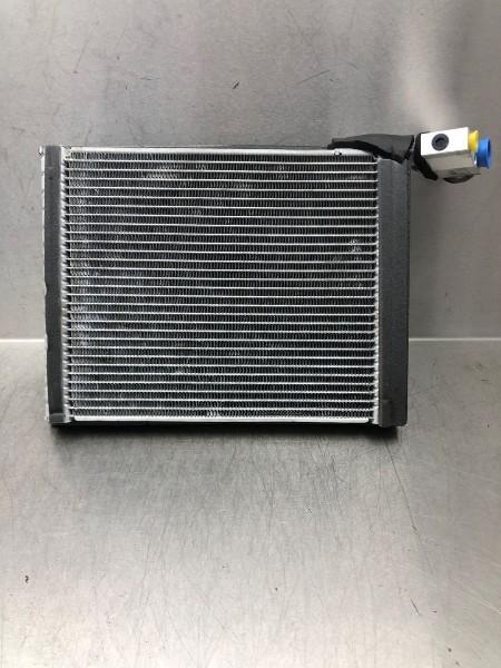 AIRCOVERDAMPER Toyota Yaris III (P13) (|75003700|), Auto-onderdelen, Airco en Verwarming, Toyota, Gebruikt