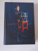 Livre photo - Go Girl, Seek Happy Nights, Enlèvement ou Envoi, Comme neuf, Théâtre