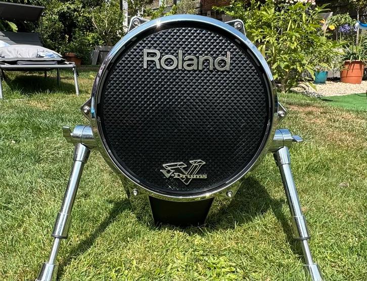 Roland KD-140-BC V-Kick Trigger Pad 14 inch zwart chrome, Muziek en Instrumenten, Drumstellen en Slagwerk, Zo goed als nieuw, Roland