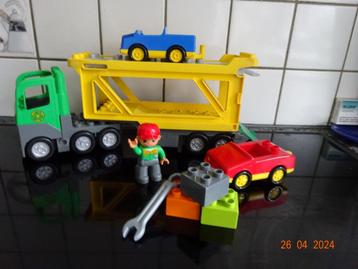 LEGO Duplo Ville Autotransport met 2 autootjes, en chauffeur beschikbaar voor biedingen