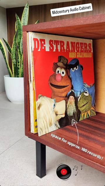 Vintage minimalistische platenkast / audiomeubel beschikbaar voor biedingen