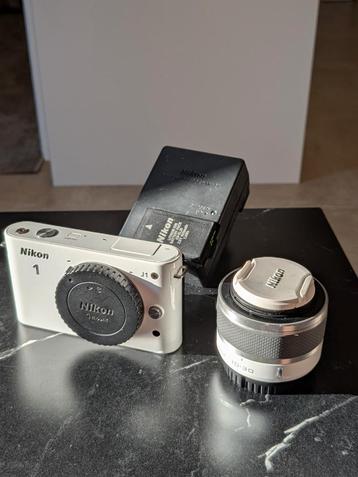 Nikon j1 disponible aux enchères