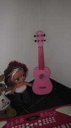 new classic toys - Houten speelgoedgitaar  ROZE, Kinderen en Baby's, Ophalen of Verzenden, Zo goed als nieuw