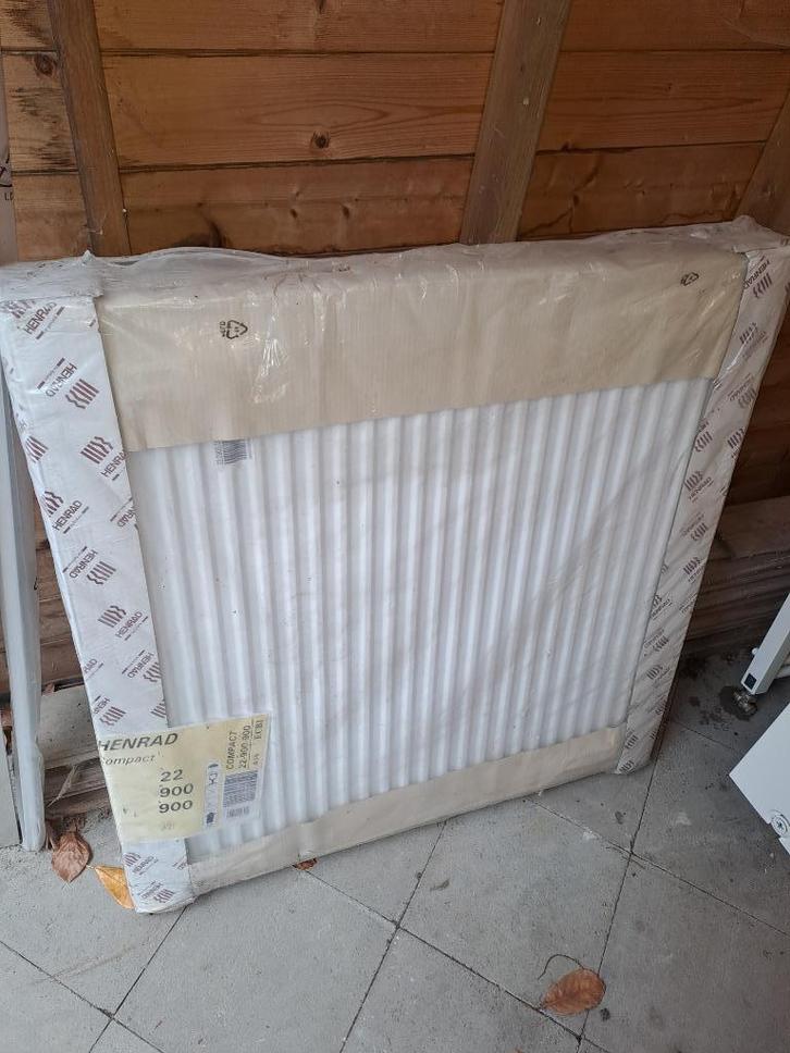 HENRAD COMPACT T22 H900 L900, Doe-het-zelf en Bouw, Verwarming en Radiatoren, Nieuw, Radiator, 800 watt of meer, 80 cm of meer