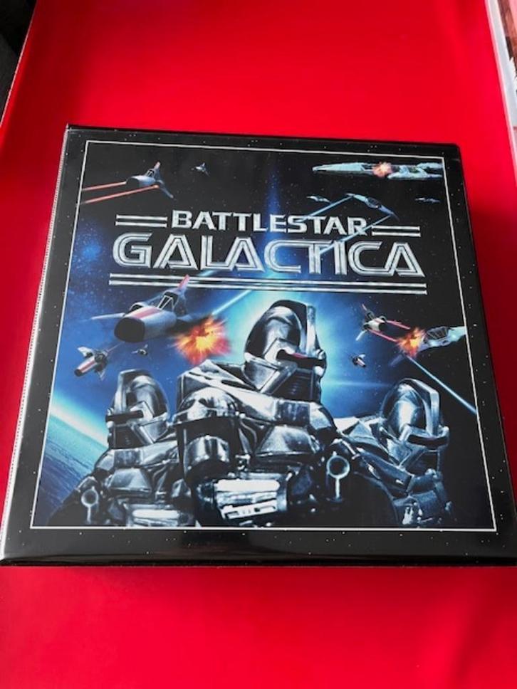 Battlestar Galactica 1978 + 1996 Trading Cards, Verzamelen, Foto's en Prenten, Nieuw, Prent, Overige onderwerpen, Ophalen of Verzenden