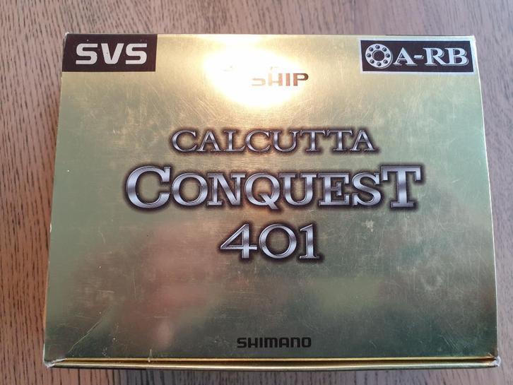 Shimano Calcutta Conquest 401 links hand Japan zgan, Watersport en Boten, Hengelsport | Roofvissen, Zo goed als nieuw, Molen, Ophalen of Verzenden