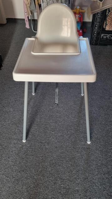 Chaise haute bébé IKEA ANTILOP avec tablette et harnais beschikbaar voor biedingen