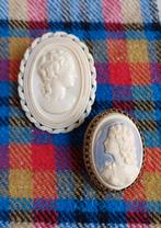 2 vintage cameo broches, Ophalen of Verzenden