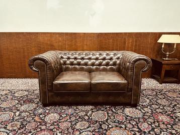 Chesterfield Tweezits Bank beschikbaar voor biedingen
