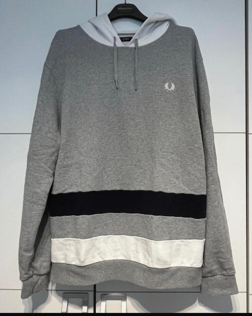 Mooie nieuwe hoodie Fred Perry XL, Kleding | Heren, Truien en Vesten, Nieuw, Maat 56/58 (XL), Grijs, Ophalen