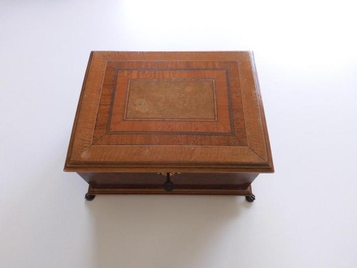 Antieke, houten naaidoos, Antiek en Kunst, Curiosa en Brocante, Ophalen