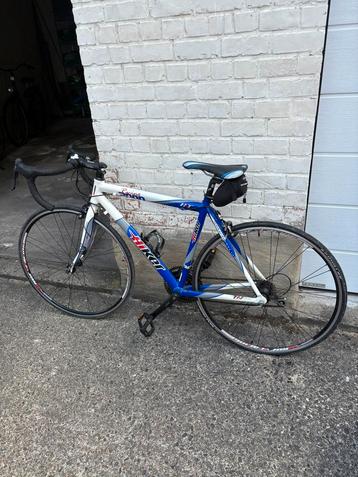 Koersfiets Hiker Racing 2000 - slechts €80 beschikbaar voor biedingen