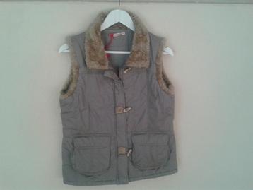 Stijlvolle bodywarmer merk pirouette (maat small) beschikbaar voor biedingen