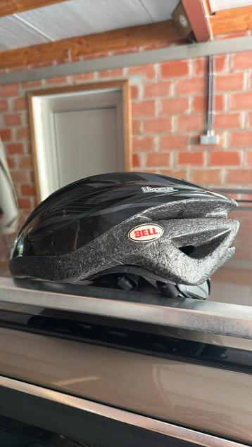 Fietshelm Bell beschikbaar voor biedingen