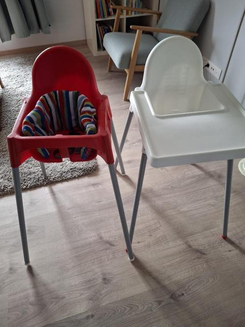 Kinderstoelen - twee stuks, Kinderen en Baby's, Kinderstoelen, Gebruikt, Overige typen, Aanschuifbaar, Gordel(s), Stoelverkleiner