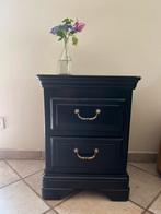 Zwart vol eikenhout nachtkastje met twee lades., Ophalen, Eikenhout
