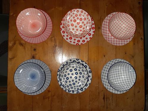 Prachtig retro / Aziatisch servies 12-delig, Huis en Inrichting, Keuken | Servies, Nieuw, Kom(men), Overige stijlen, Porselein
