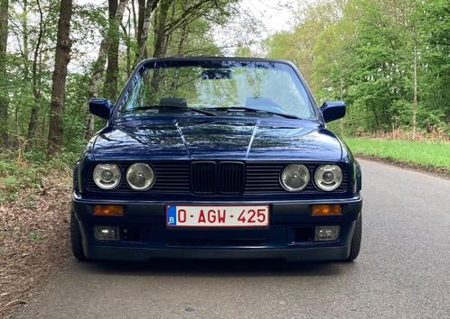 BMW 325 cabrio E30, Autos, BMW, Particulier, Série 3, Essence, Cabriolet, Boîte manuelle, Bleu, Noir, Cuir, Propulsion arrière