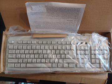 Unique clavier qwerty/ anglais, russe, lituanien/ Neuf beschikbaar voor biedingen