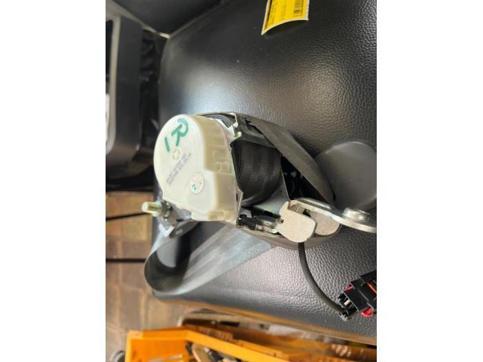 Veiligheidsgordel rechts-voor van een Renault Clio, Auto-onderdelen, Interieur en Bekleding, Renault, Gebruikt, 3 maanden garantie