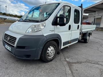Fiat Ducato 7-zits flatbed beschikbaar voor biedingen
