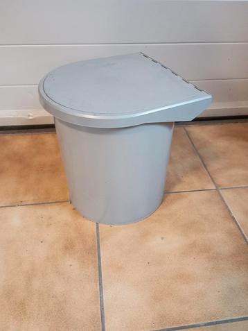 Vuilbak beschikbaar voor biedingen