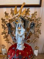 Unieke bruidsstolp met Mariabeeld en souvenirs, Enlèvement