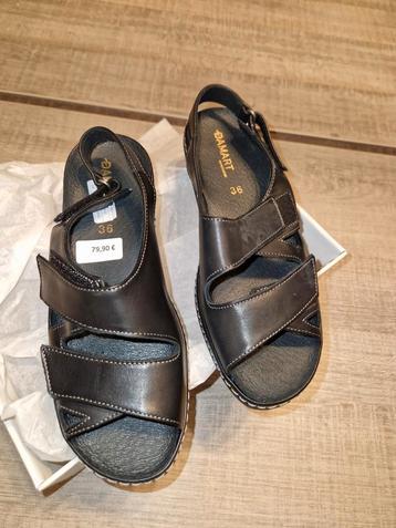 Chaussures sandales noires Damart pointure 36 neuves