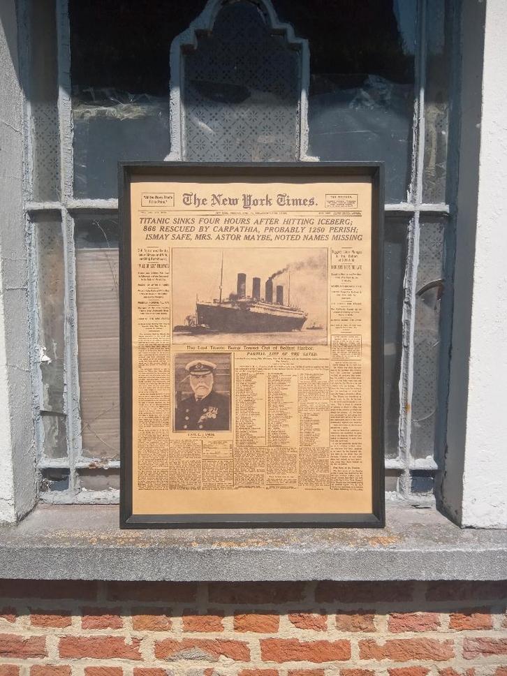 Titanic Sinks, Maison & Meubles, Accessoires pour la Maison | Décorations murale, Comme neuf, Enlèvement ou Envoi