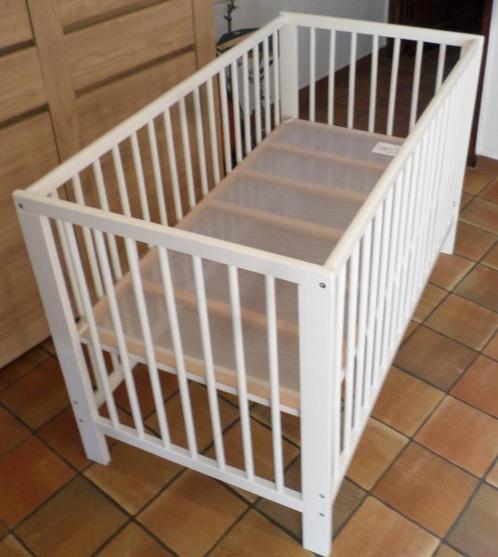 (wit)Babybedje +proper&degelijk 3d babymatras (Bieden kan), Kinderen en Baby's, Babywiegjes en Ledikanten, Zo goed als nieuw, Ledikant