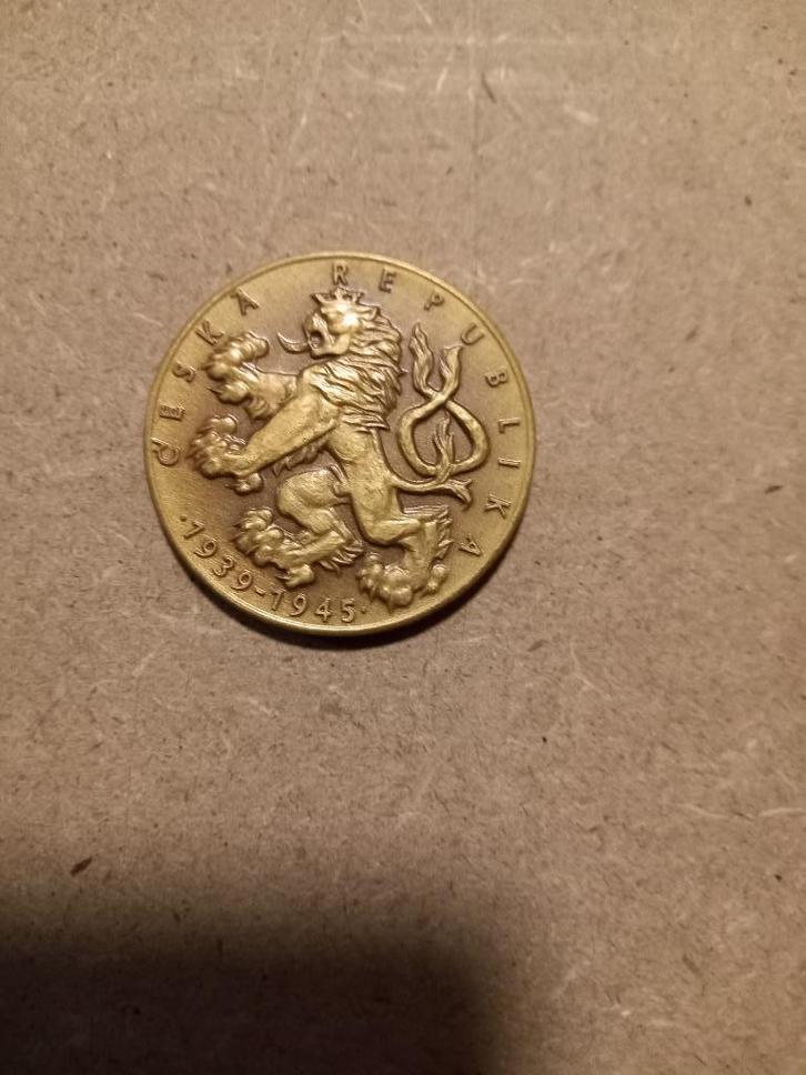 Herdenkingspenning WO2 -  Tsjechische Republiek, Postzegels en Munten, Penningen en Medailles, Brons, Ophalen