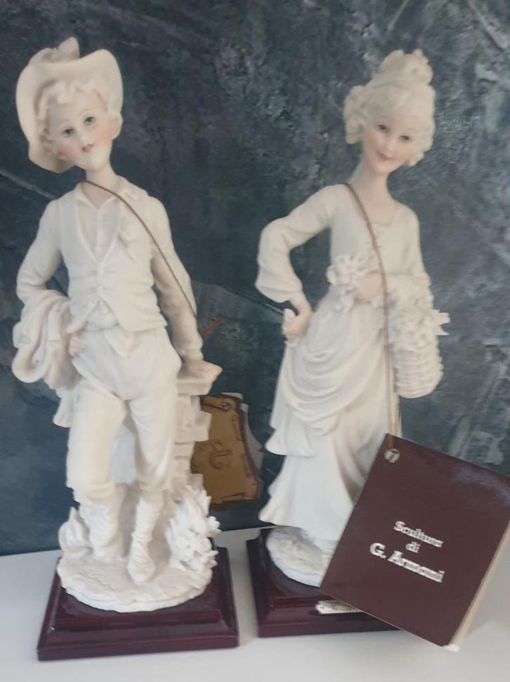 Couple de statuettes Giuseppe Armani Florence Capodimonte, Antiek en Kunst, Antiek | Keramiek en Aardewerk, Ophalen of Verzenden