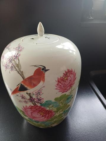 Chinese Famille Rose gemberpot beschikbaar voor biedingen