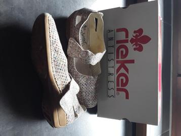 Schoenen beschikbaar voor biedingen