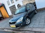 Skoda Romester 1.2 essence 2014 année 63kw 0032495310431, Voorwielaandrijving, Euro 5, Stof, 63 kW