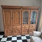 Grote wandkast, Ophalen