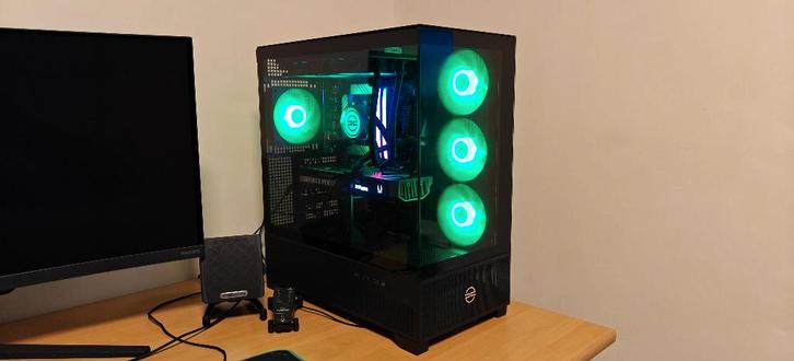 PC Specialist case + AIO waterkoeling + 6x 120mm ARGB-fans, Computers en Software, Computerbehuizingen, Nieuw, Ophalen of Verzenden