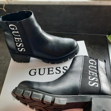 Guess botje maat 41 2x gedragen, Enlèvement, Comme neuf